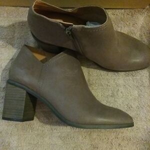 Lucky Brand Tan Ankle Boots